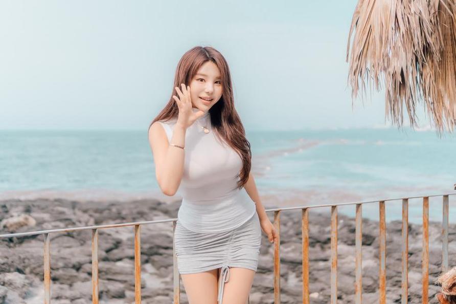 摄影界的又一高手，这一组zzyuri作品又长草指数爆表了