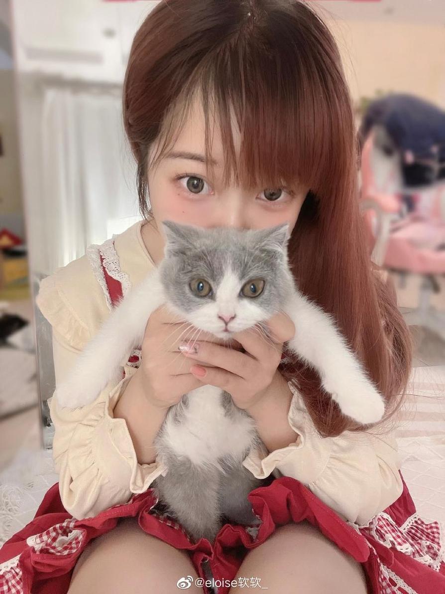 准备好跟随eloise软软图的cosplay足迹了吗？