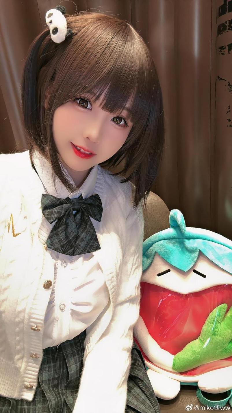 完美的视觉盛宴：miko酱ww写真集俯拍之美