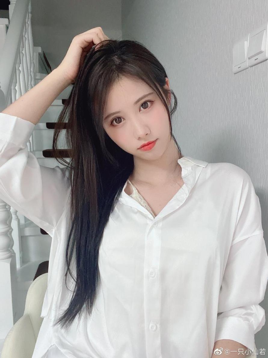 这份一只小仙若露高清壁纸图包，足以让您着迷