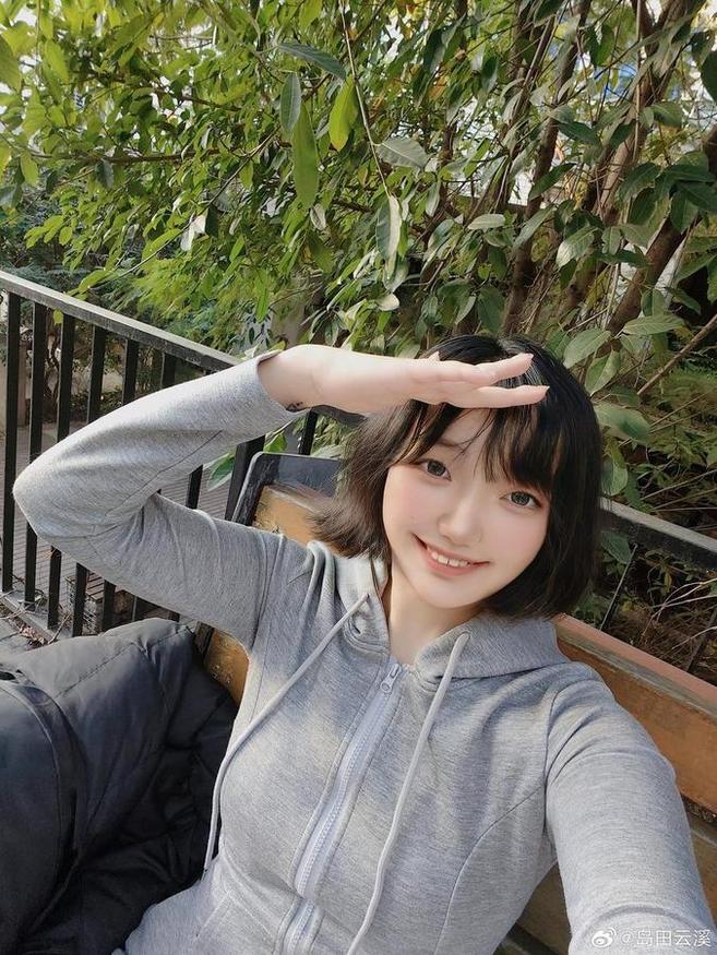 经典摄影作品：云溪溪奶桃桃
