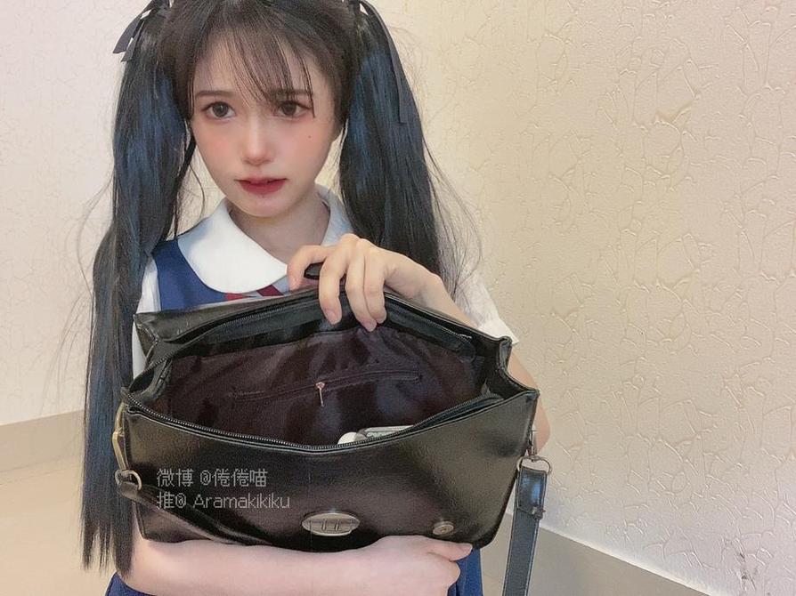 倦倦喵汉服免费，图片展示出中华文化的美妙魅力。