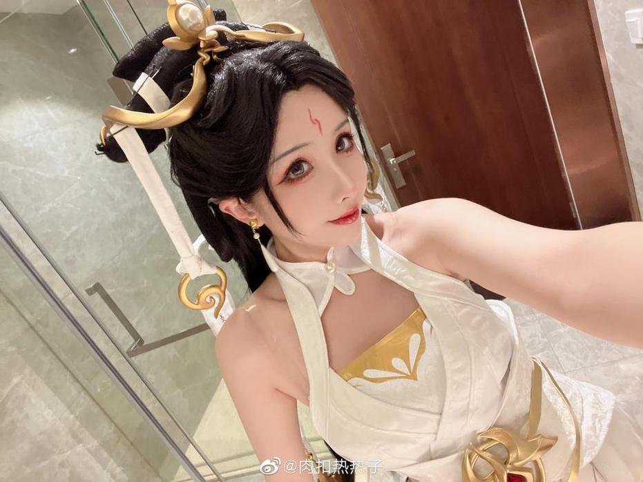 凉凉子拍摄花絮：超美cos作品大放送