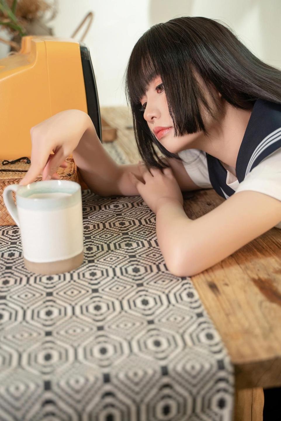 喵小吉浣溪沙全套图片：舞动青花瓷的水墨仙子