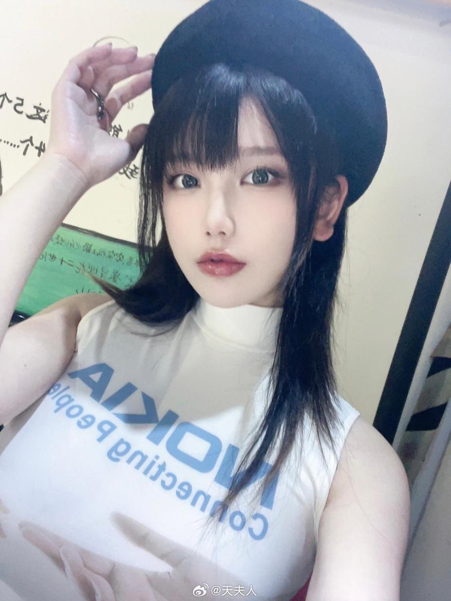 想要看到更多coser天夫人微博的原图吗？赶紧来点赞和分享吧
