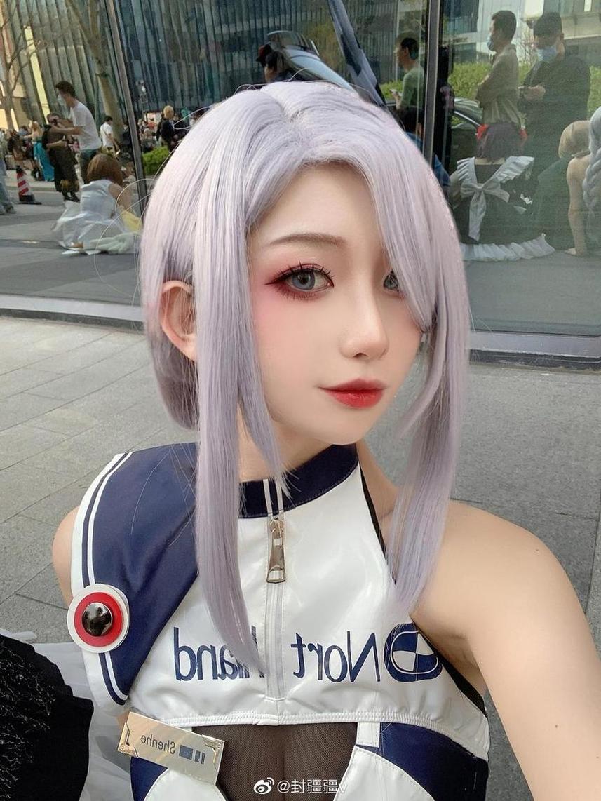 一展绝技：封疆疆cos吉他妹妹海报摄影