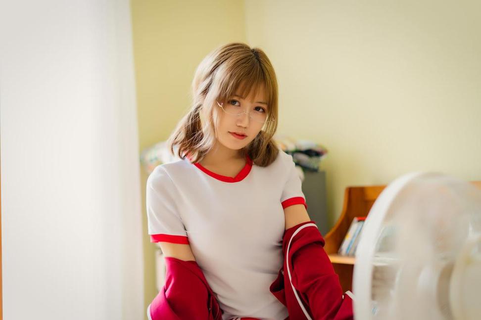 小仓千代w屏录：每日图包分享，一起品味cosplayer们的“神仙操作”