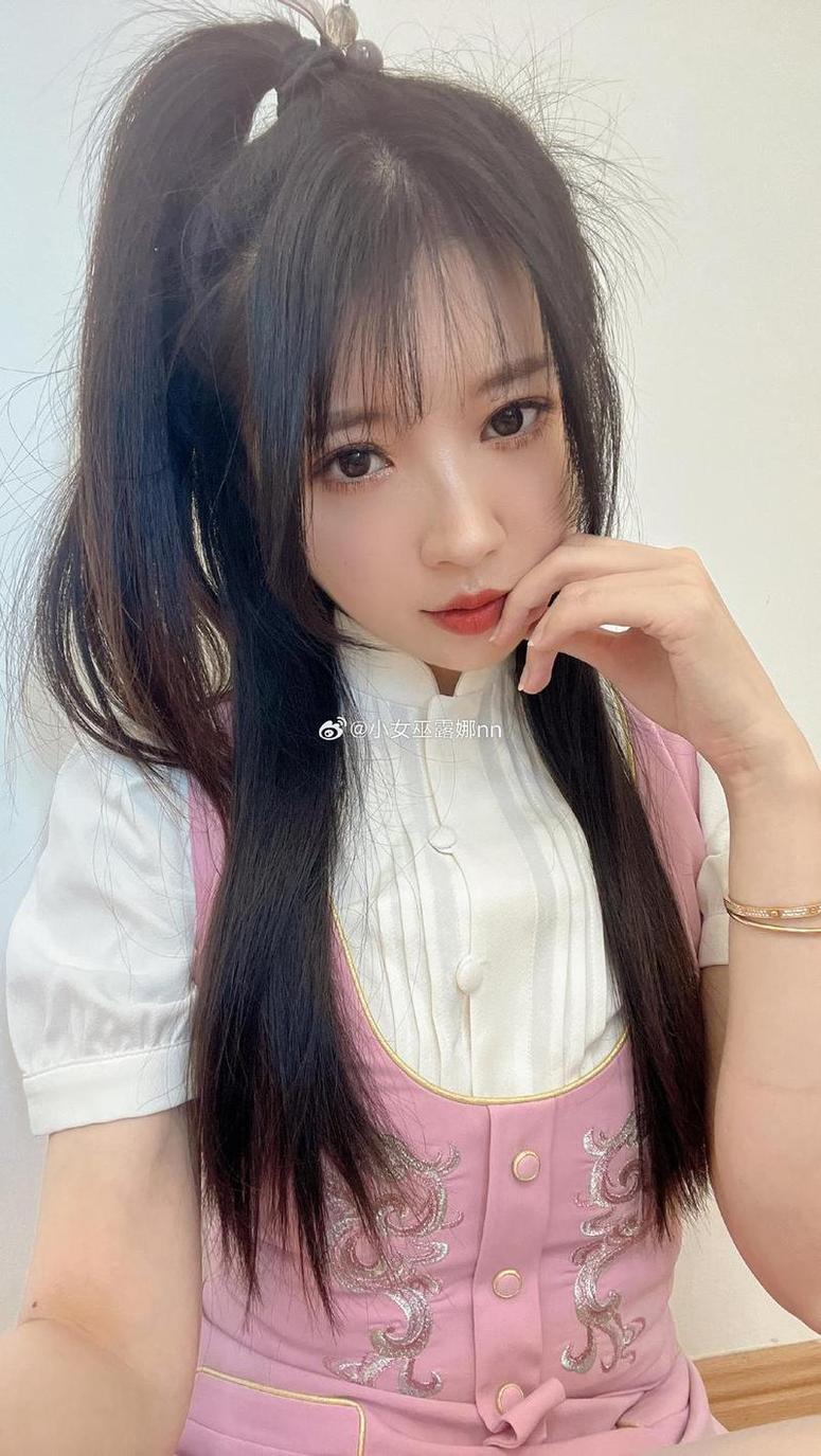 超美小女巫露娜吃糖，送上图包大放送
