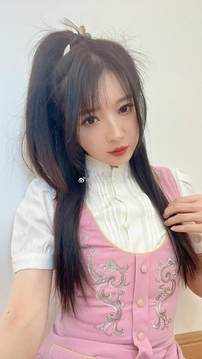 独家分享小巫女露娜付费图片合集，原图一网打尽