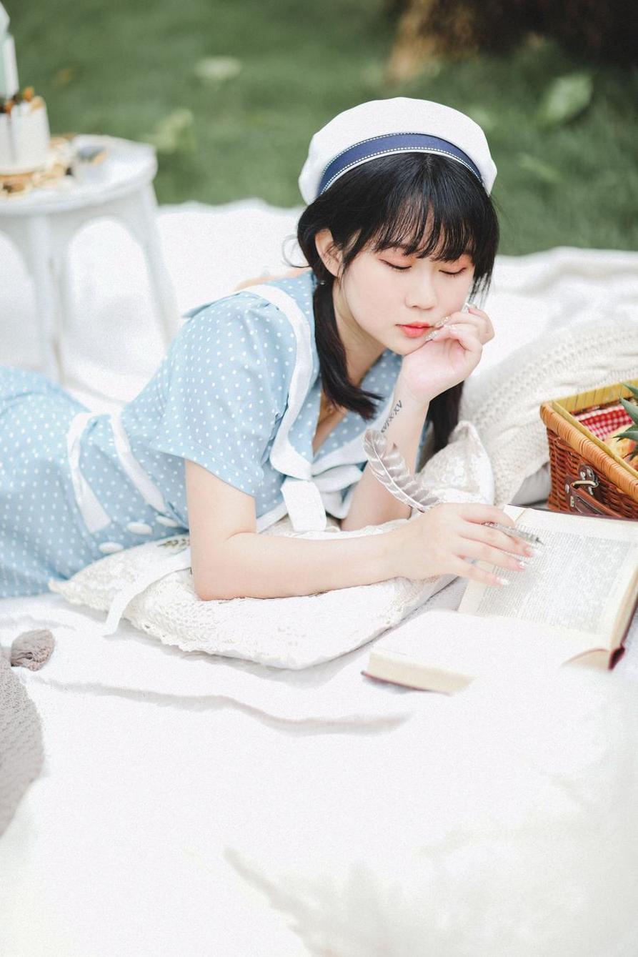 是依酱吖首发在哪里？这些照片让人惊叹她的创意和才能。