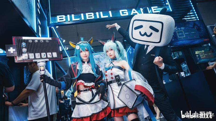 果哝双子多少岁？更新的cosplay合集，让你看到最新的作品