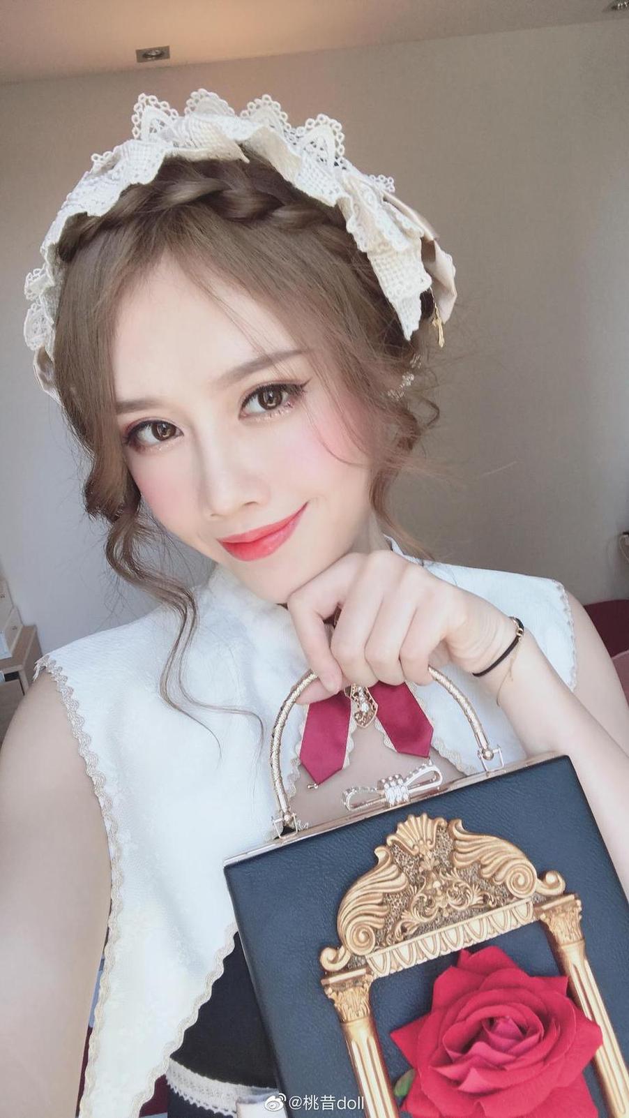 身临其境，感受桃昔doll高清cos的时尚与美貌