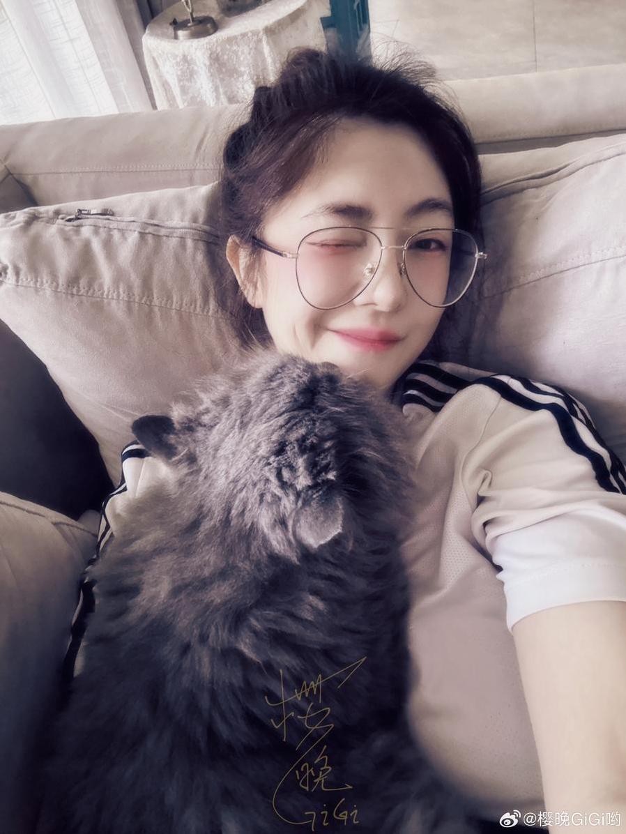 樱晚gigi钢琴教学的照片合集，灵感无限，如此优美