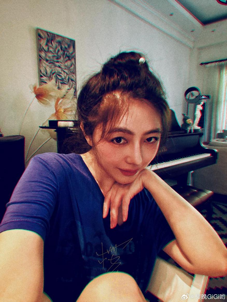 天青色等烟雨，樱晚gigi钢琴的照片和cos，吸引着我们谈论和分享。