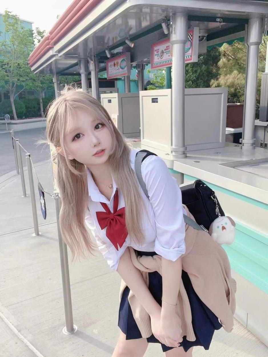 浅野菌子男朋友天少cosplay的照片展示，完美诠释cos作品精髓