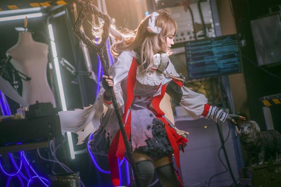渊秧cos尼禄：将《Fate》人物完美还原的摄影作品，让你爱上真实存在的角色感。