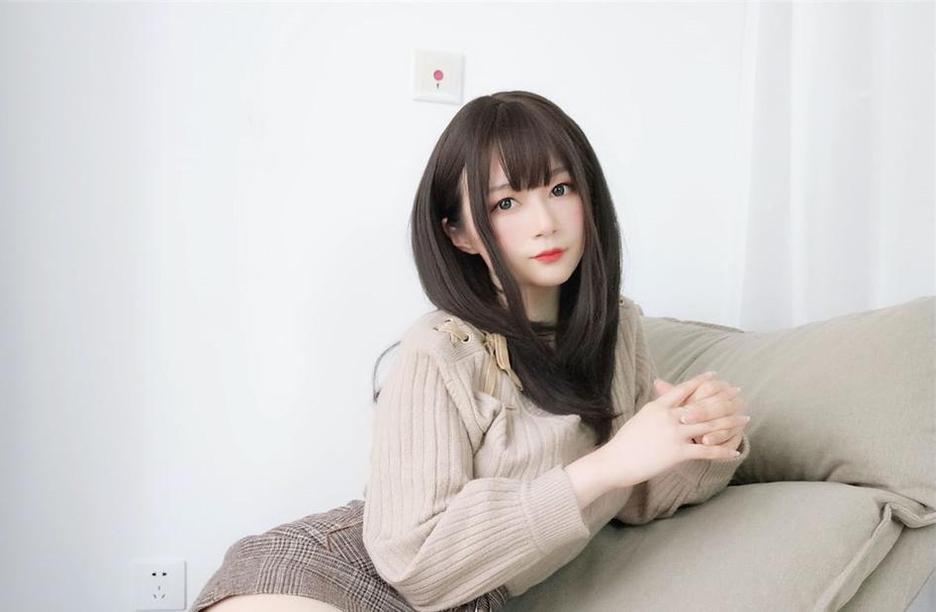 柔美如水的白银81清纯护士cos合集，每一张都让人流连忘返