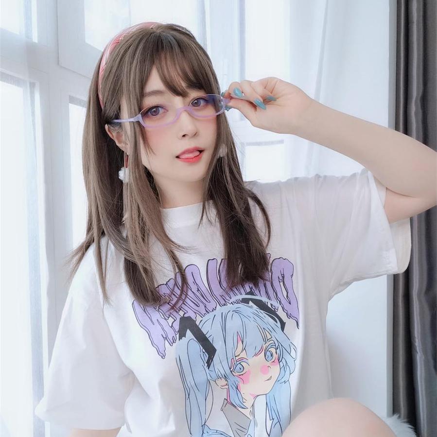 白银81吸血鬼美图：cosplay瞬间定格