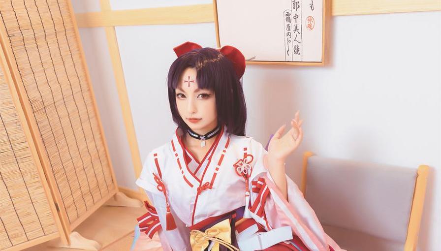 独一无二的神楽坂真冬cos照片，体验偶像级别的美。