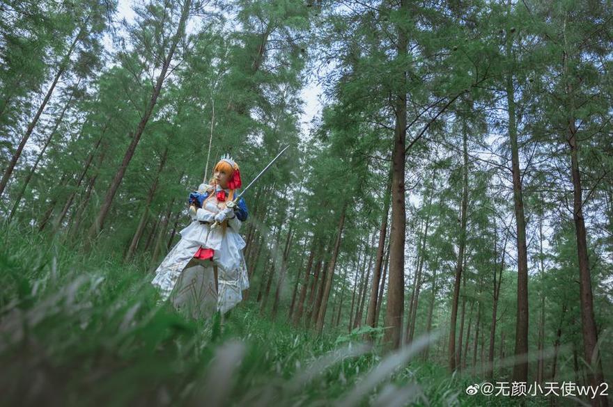 自闭颜球球的新浪微博cos更新，分享最精彩