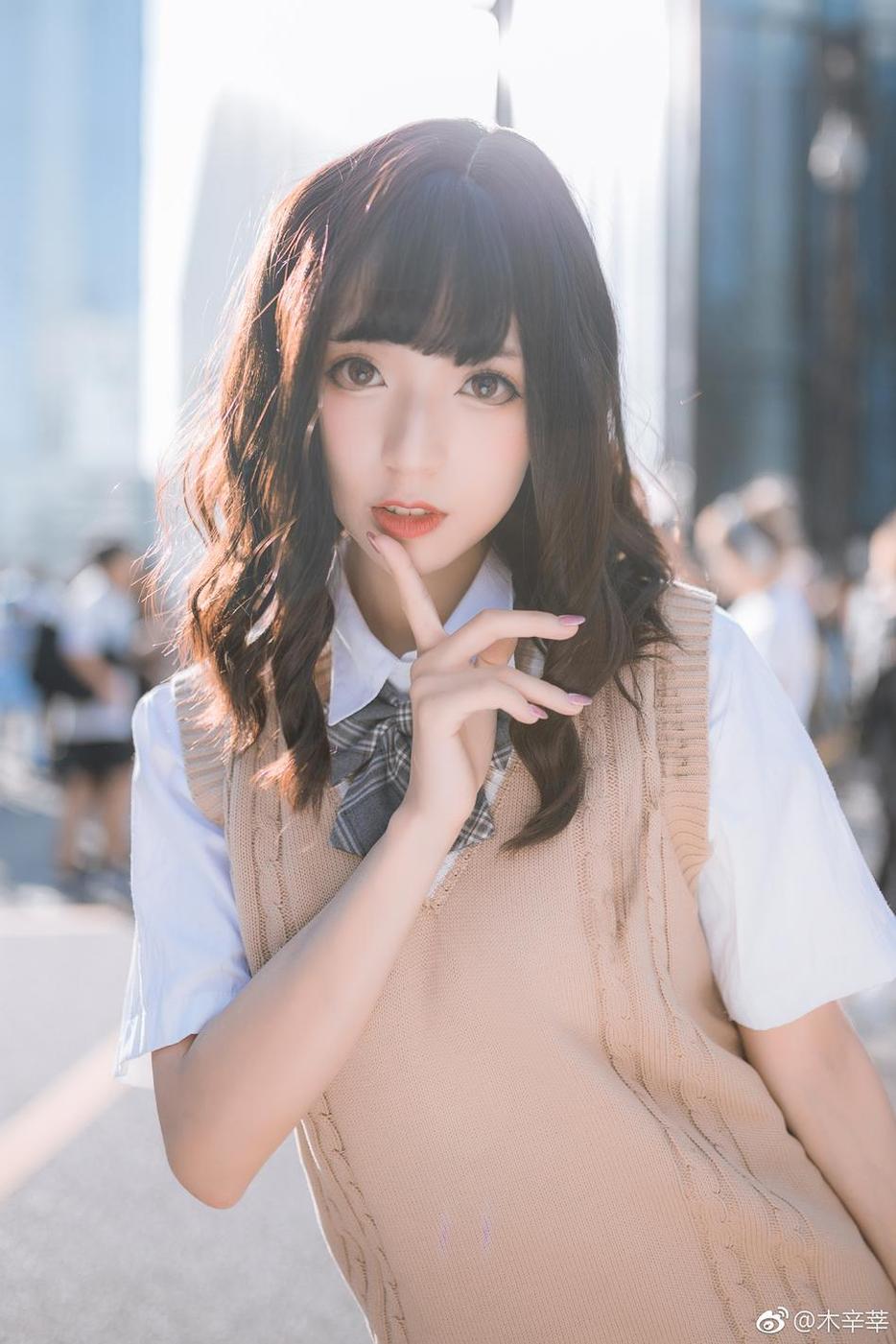 舞小喵cosplay图包：与同伴一起铸造友情的回忆。
