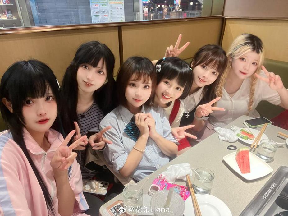 再来一波花柒hana柴郡上海人cos原图分享，绝不让你失望