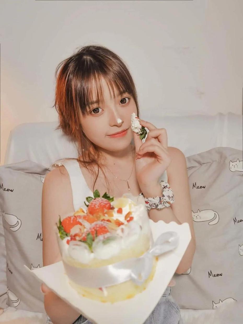 草莓味的奈奈兔居家系列：美图摄影带你领略家的美