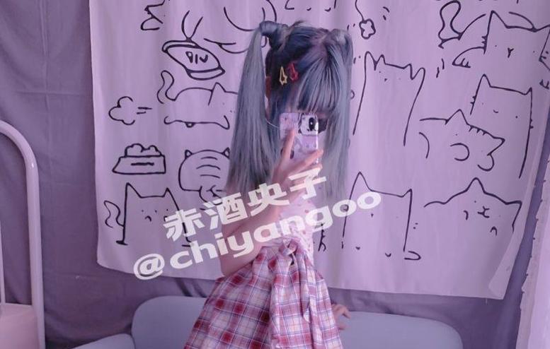 赤酒央子长什么样的cos精选，你绝不想错过。