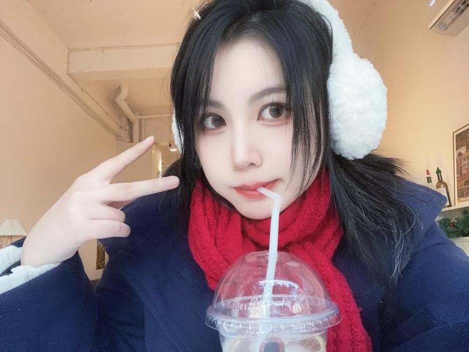 逐月su枸名28曝光花絮，拍摄过程全方位揭秘。