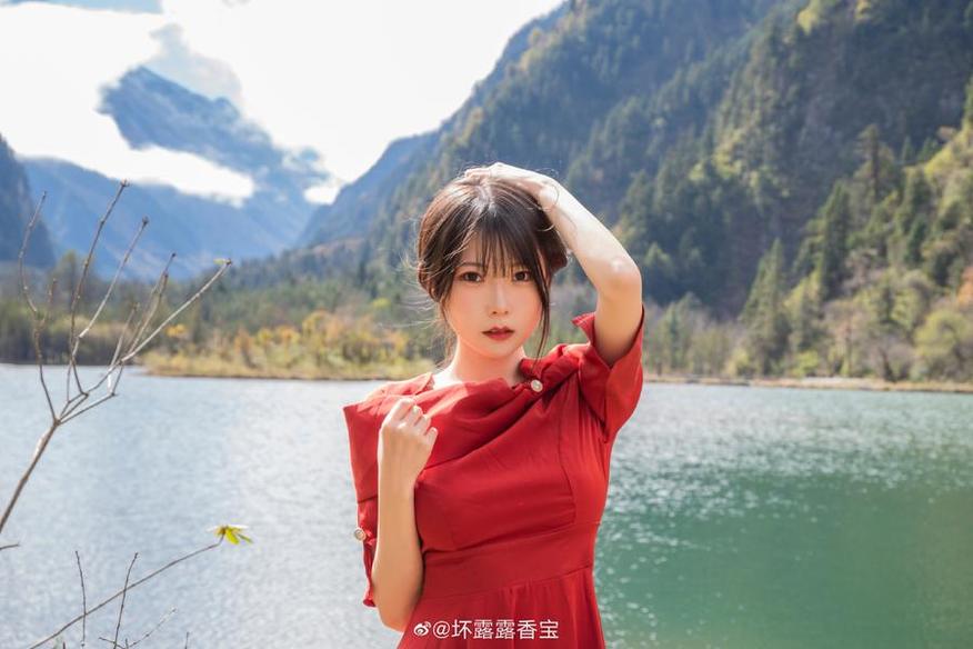 香草喵露露小鹿乱撞瑜伽：一组令人惊叹的cos作品
