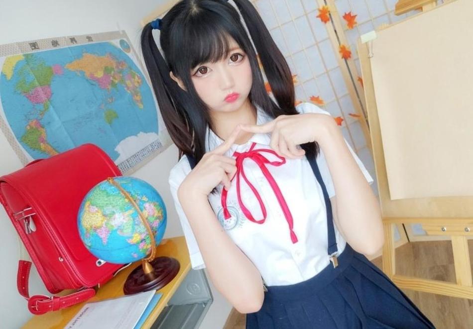 魔性十足！网红少女魔物喵最新照片曝光