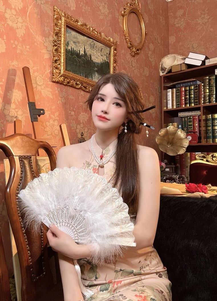 鹿八岁事件：cos化身彩虹小马，新作品惊艳登场