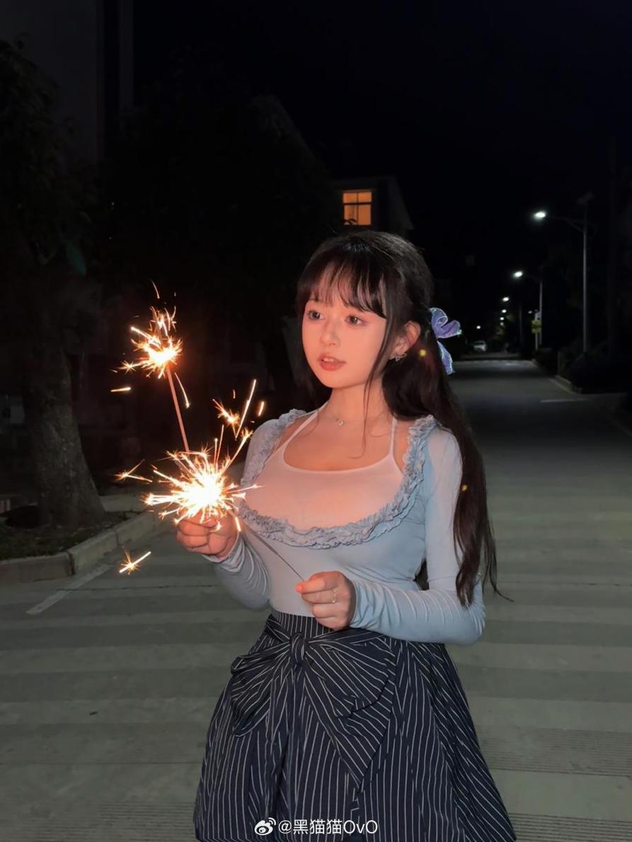 黑猫猫ovo超级好看的原图与您分享，质感真的爆棚